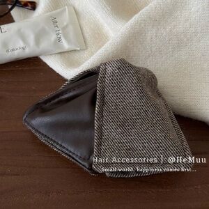 Emu Brown and Tan Hair Clip